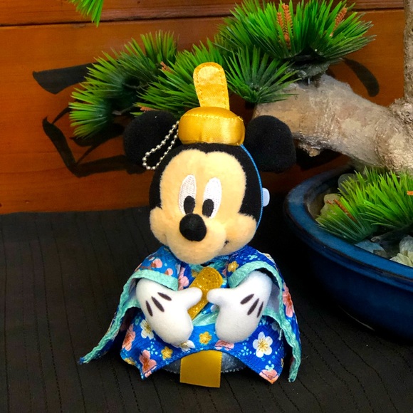 Emperor Mickey - Picture 1 of 3